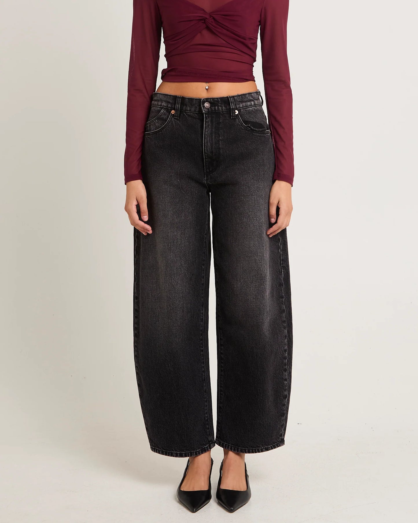 Gigi Barrel Jeans - Black