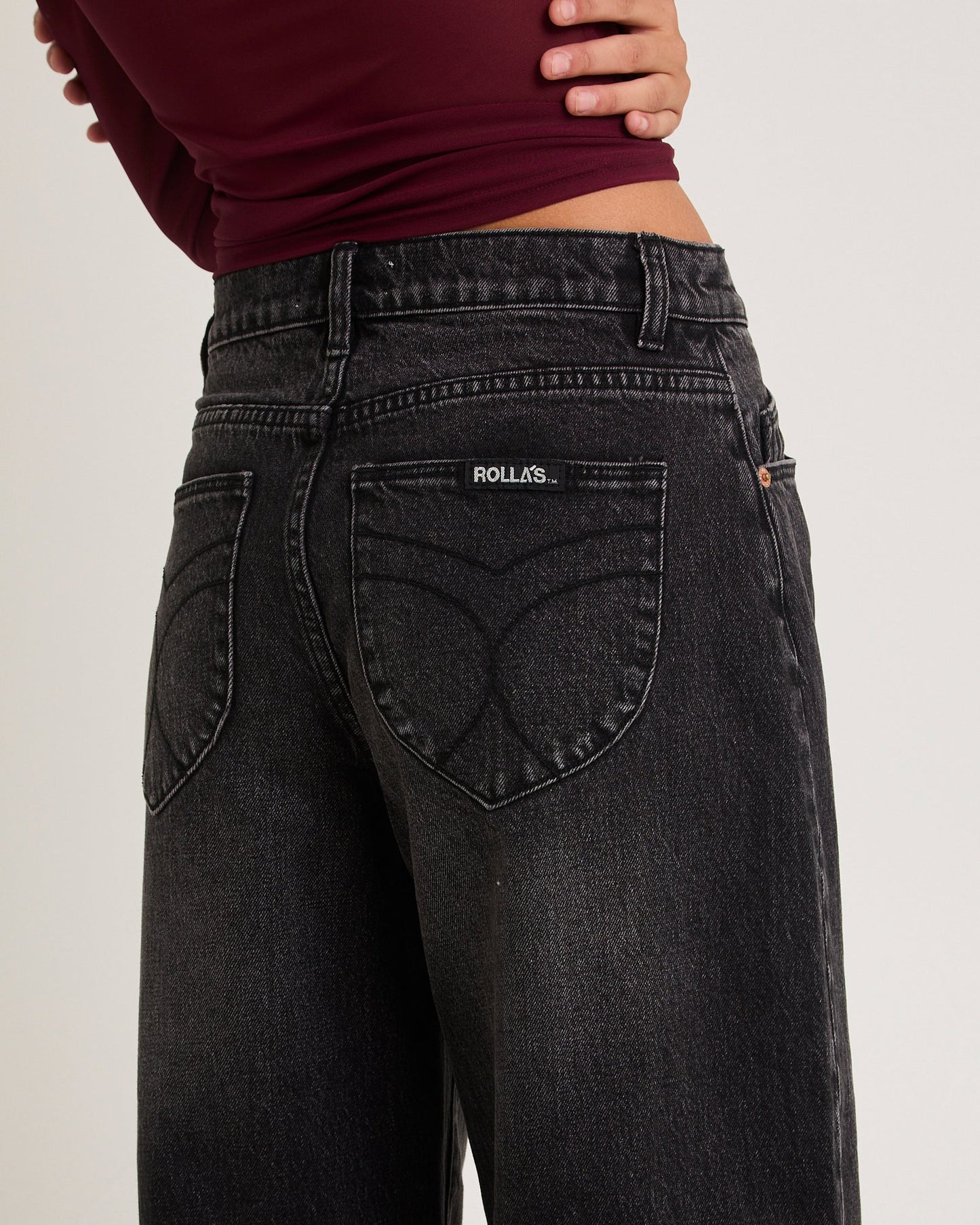 Gigi Barrel Jeans - Black