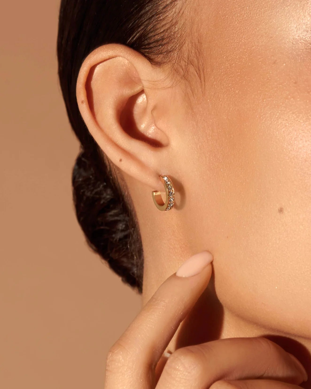 Crystal Hoops - Gold - J571