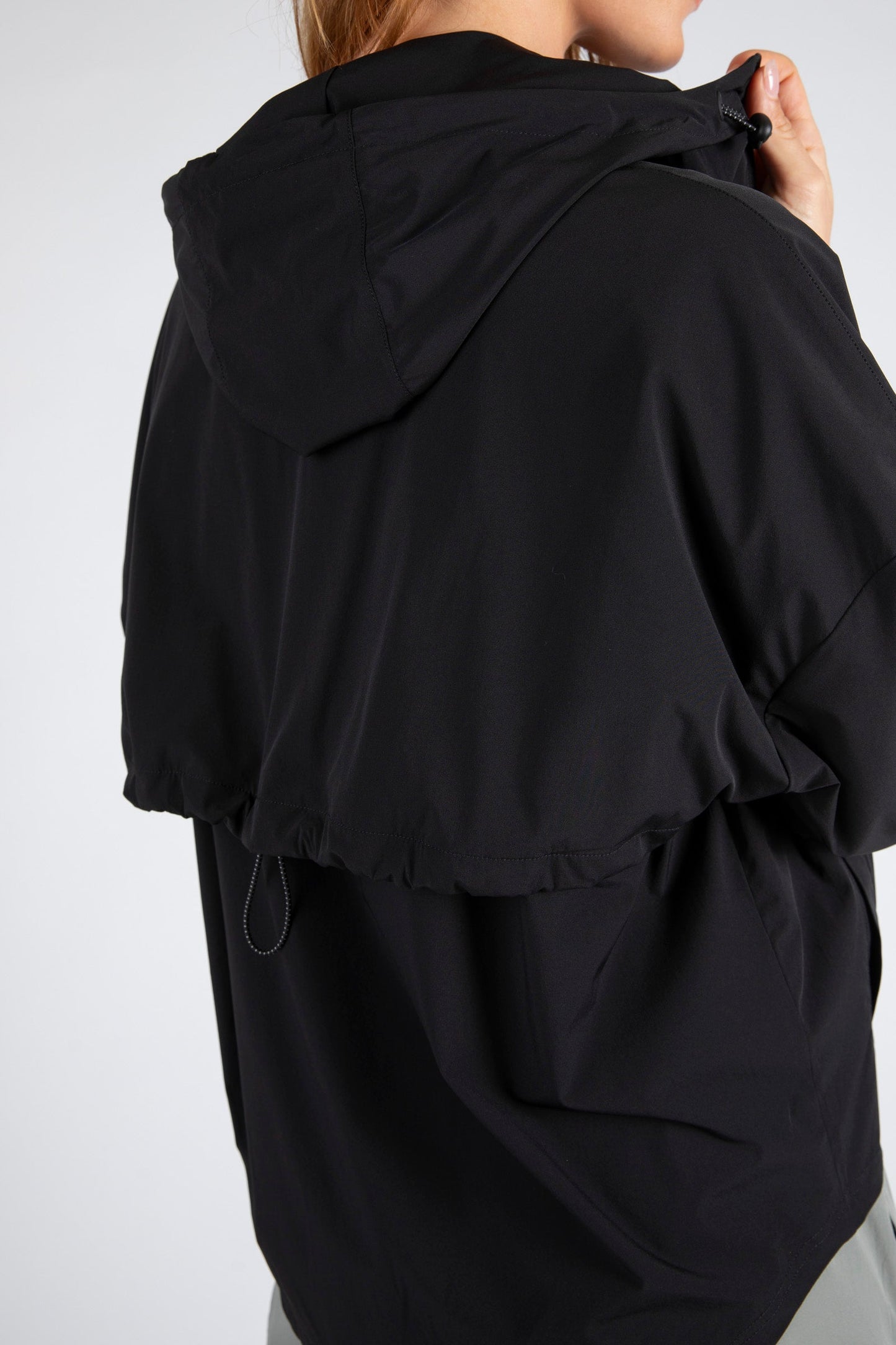 Motion Windbreaker - Black