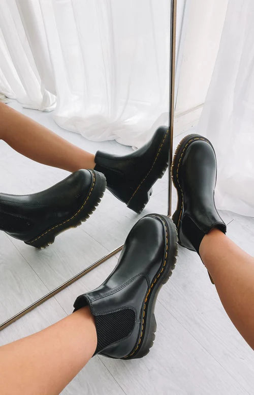 2976 Quad Chelsea Boot - Black Polished Smooth