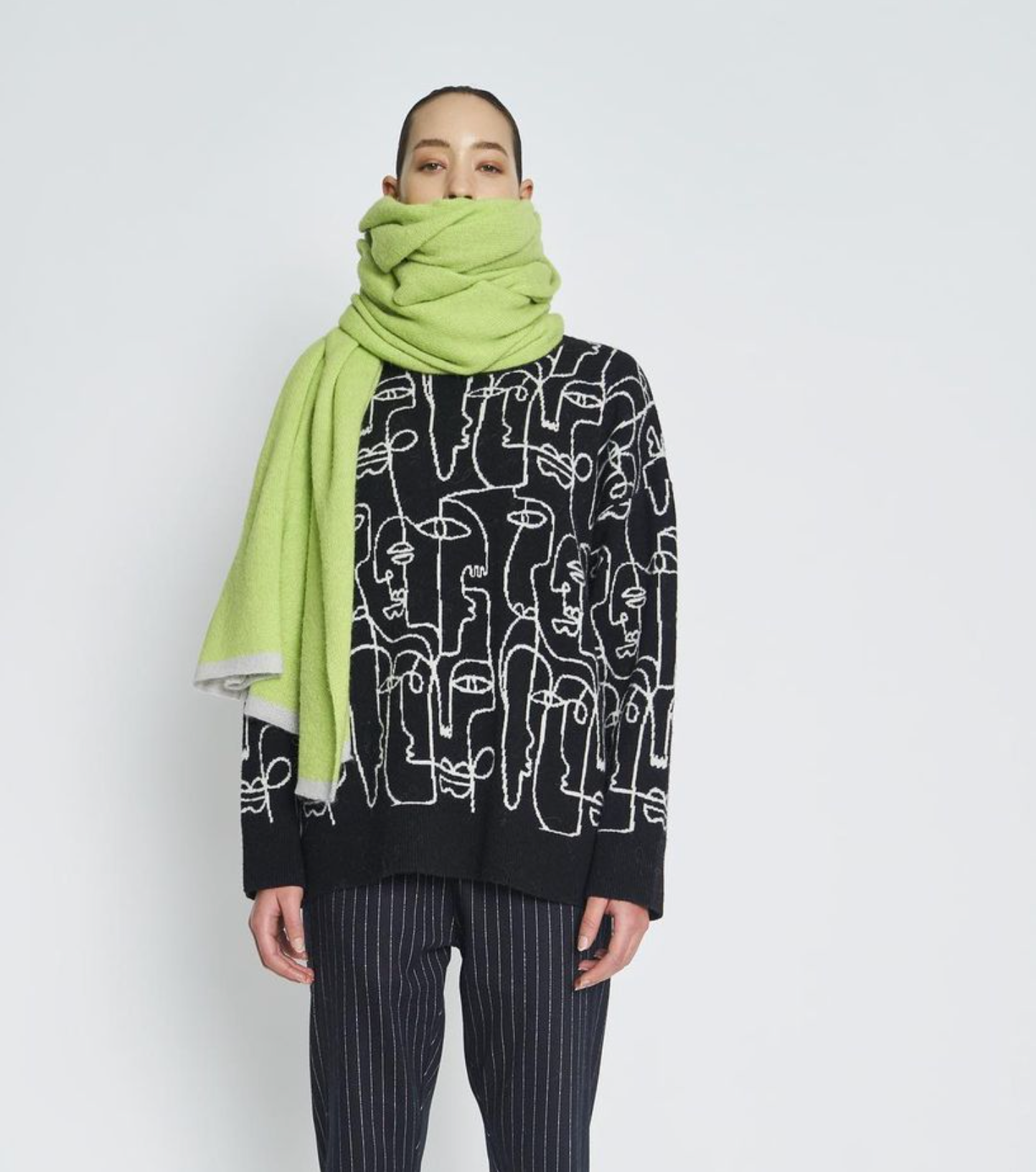 Face Crew Sweater - Black/White