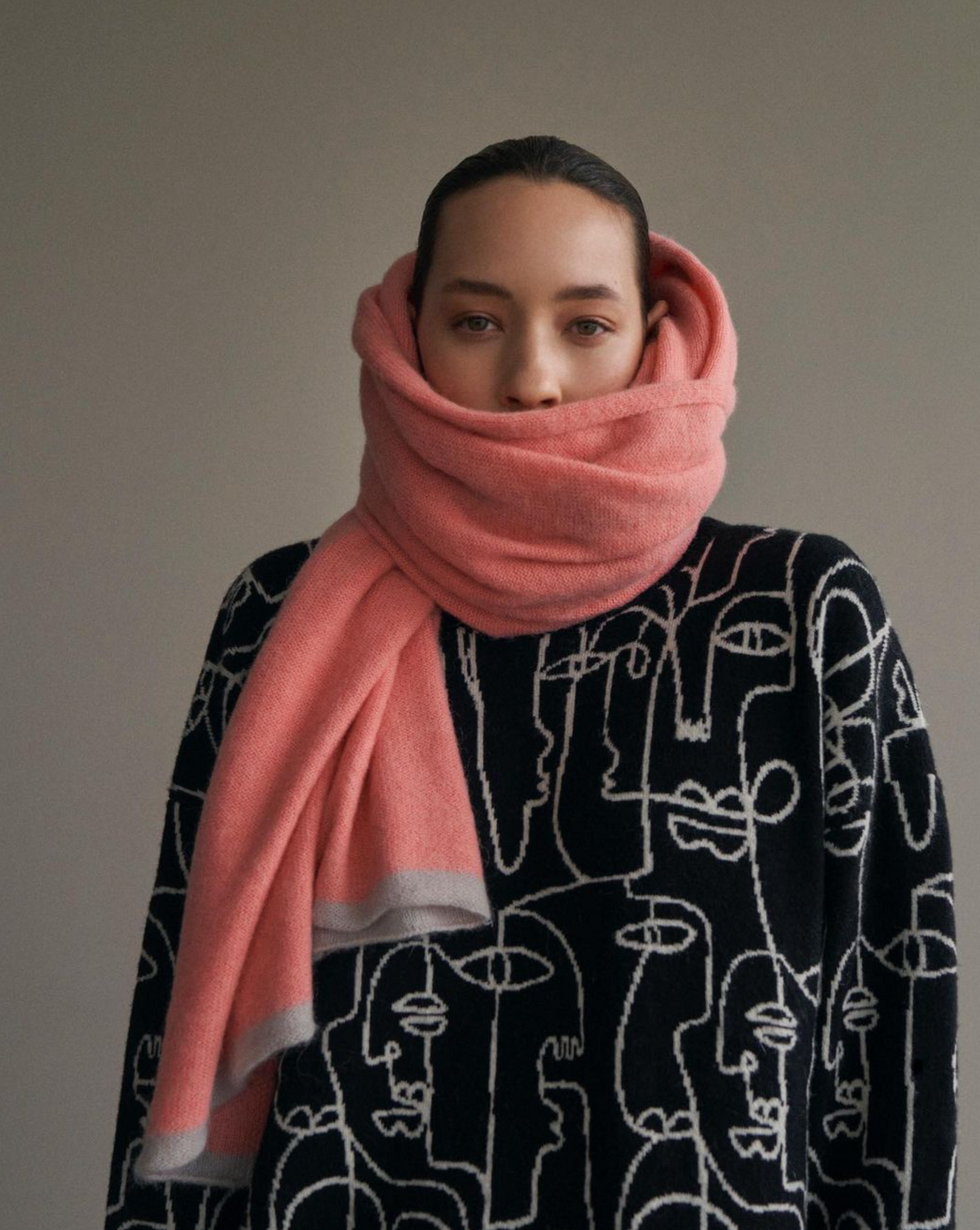 Face Crew Sweater - Black/White