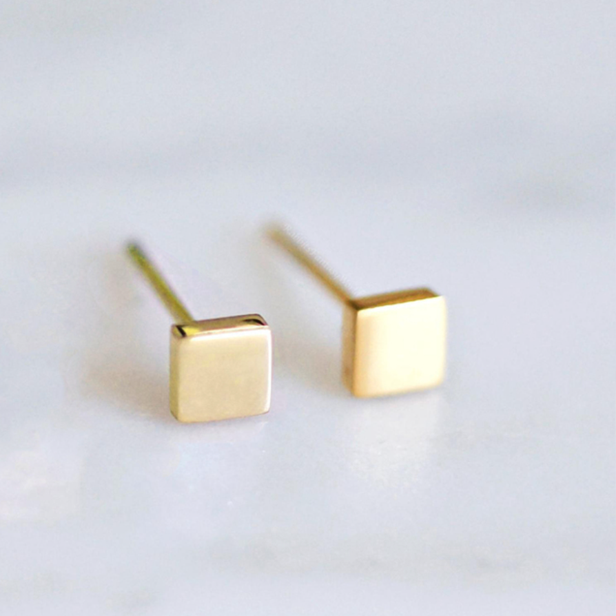 Beloved Classic Studs - Gold