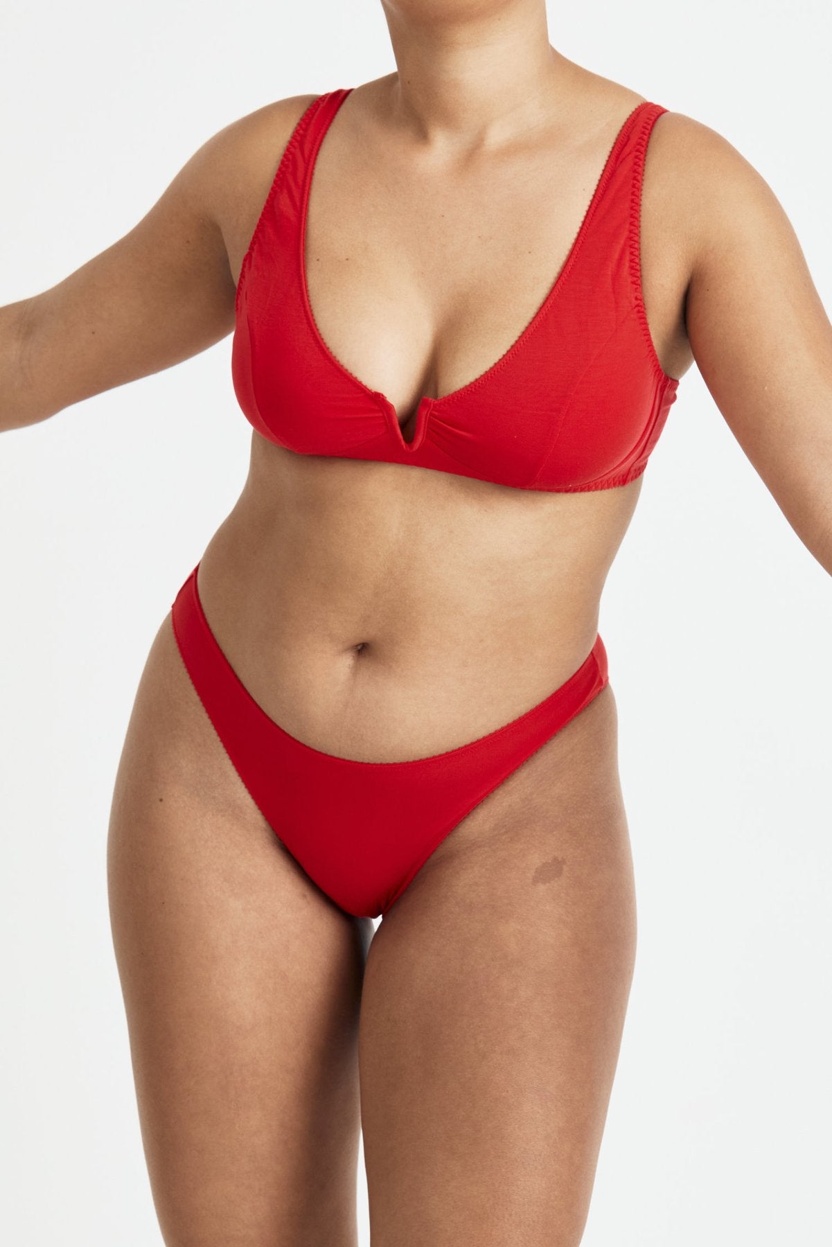 Whitney Thong - Bold - Red